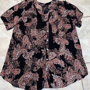 a womens Roamans casual short sleeve button front plus size blouse 16W